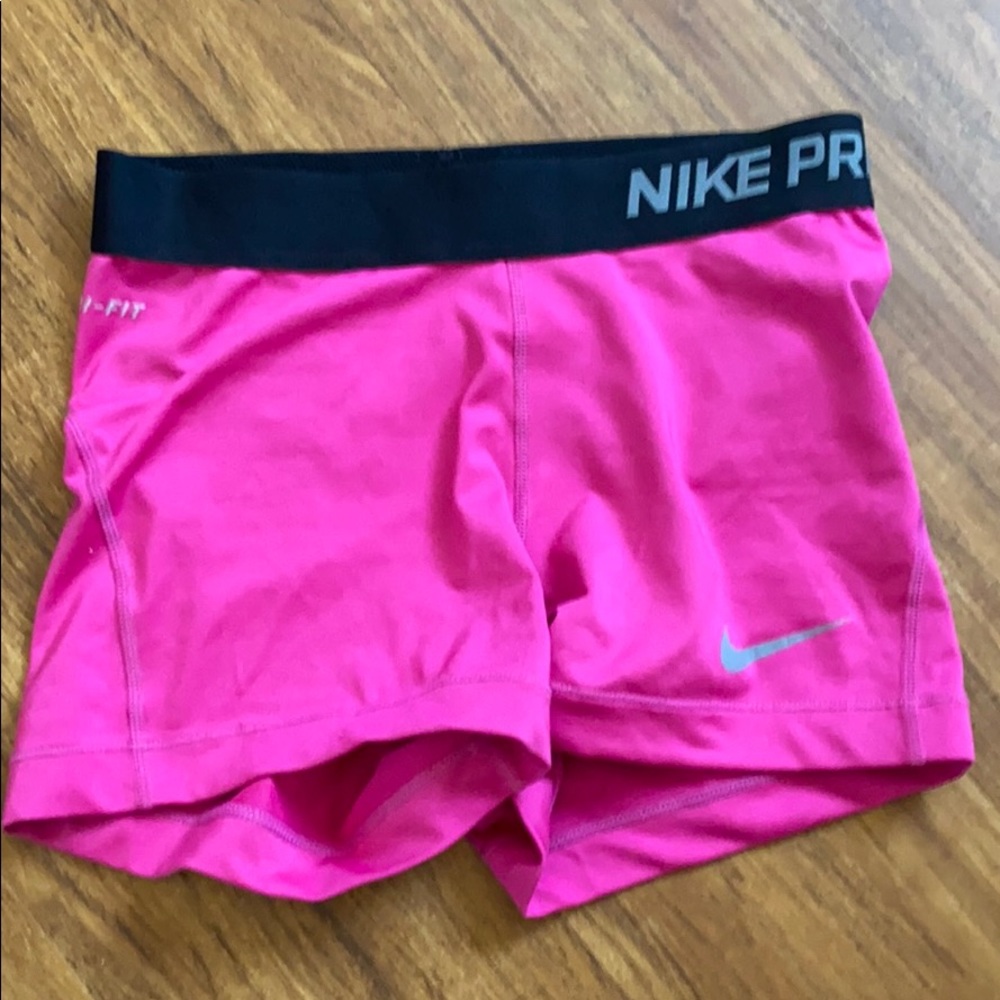 Hot Pink Nike-pro